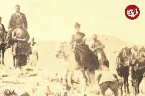 عکس| سفر زمان؛ کاروان اروپایی‌ها در یک مسیر کوهستانی در ایران دوران قاجار