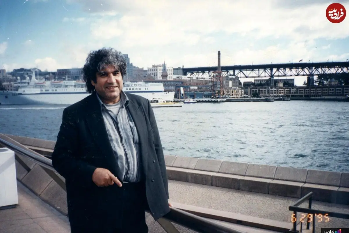 عکس| سفر در زمان؛ «نعمت الله آغاسی» در حال خوانندگی در یک مجلس خصوصی؛ دهه 50