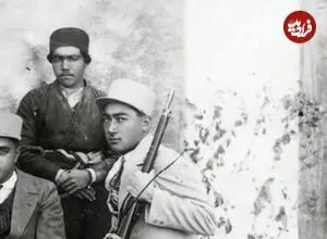 عکس| سفر زمان؛ عکس یادگاری یک «خانوادۀ شکارچی» در اصفهان در حدود 90 سال قبل