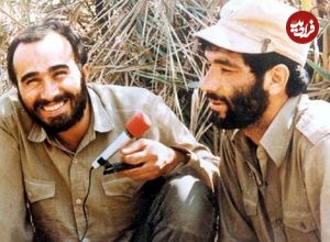 عکس؛ سفر در زمان؛ «شهید خرازی در کنار شهید احمد کاظمی» در جبهه؛ دهه 60