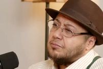 عکس؛ سفر به تاریخ؛ «مازیار (شهره) لرستانی» در کنار «بِن کامل» در پشت صحنه مختارنامه؛ دهۀ 80