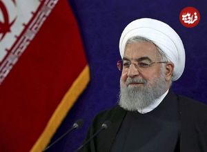 عکس؛ سفر در زمان؛ تصویری دیده نشده از حسن روحانی در نمازجمعه سال ۱۳۶۰