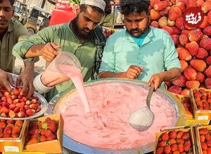ببینید؛ غذای خیابانی در پاکستان؛ تهیه آبمیوه توت فرنگی و میلک شیک توت فرنگی در کراچی 