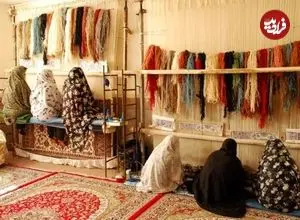 عکس| سفر زمان؛ دختر خردسال در کارگاه قالیبافی؛ سال 1346