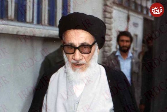 عکس؛ سفر به تاریخ؛ «آیت‌الله روح‌الله خاتمی» در کنار پسر 7 ساله‌اش «سید محمد خاتمی»؛ سال 1330