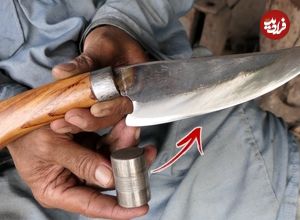 ببینید؛ مراحل صفر تا صد تولید یک چاقوی تیز آشپزخانه توسط آهنگر مالزیایی
