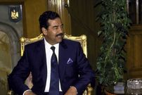 عکس| سفر در زمان؛ «صدام» در مراسم استقبال از «معمر قذافی» در بغداد