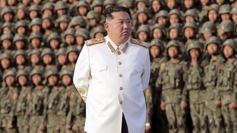 (ویدئو) رهبر کره شمالی چگونه سفر می‌کند؛ رازهای عجیب ترین قطار جهان