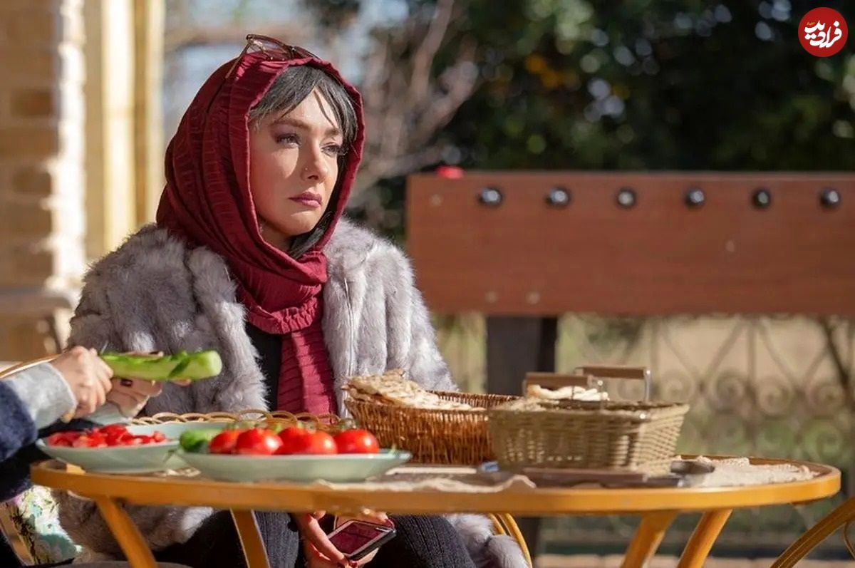 عکس؛ سفر در زمان؛ «ناهید زن حمید» در پشت صحنه فیلم جهان با من برقص؛ سال 97
