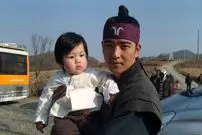 عکس| سفر به تاریخ؛ تیپ و چهرۀ «مدیر سایونگ» در جشن پایان سریال «جومونگ»