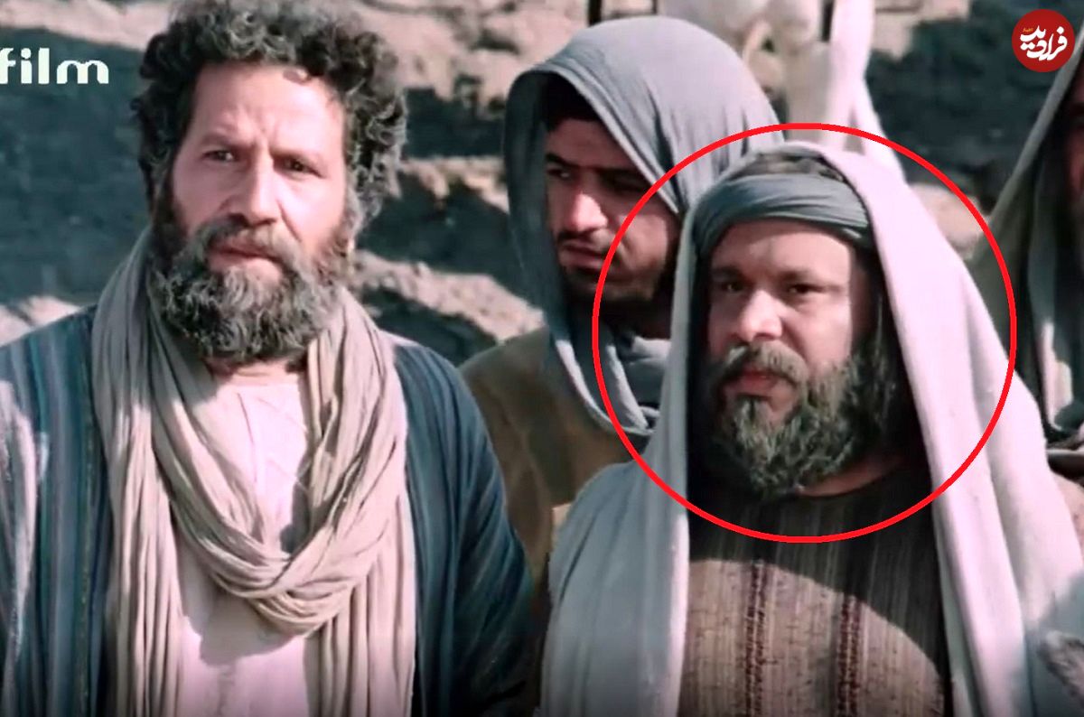 عکس| سفر در زمان؛ «لاوی» سریال یوسف پیامبر در حال دریافت جایزه در تونس؛ سال 1401