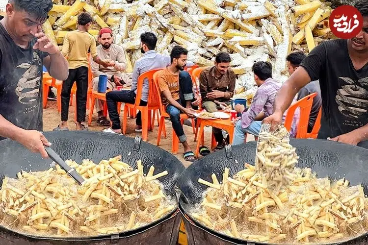ببینید| غذای خیابانی در پاکستان؛ پخت سیب زمینی تخم مرغ به روشی متفاوت در کراچی