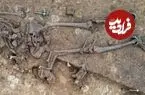قبر 2300 سالۀ «زنی با پابند برنزی» در جریان ساخت یک شهرک صنعتی پیدا شد