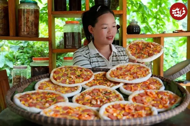 ببینید| غذای روستایی در ویتنام؛ پخت پیتزا با سوسیس و ماهی مرکب در روستایی زیبا