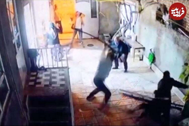 دادستانی: پیرمرد اهری که مورد حمله گروهی از اراذل و اوباش قرار گرفته بود، بر اثر شدت جراحات وارده جان باخت؛ این درگیری بر سر اختلافات ملکی میان مهاجمان و یک زوج سالخورده رخ داده بود