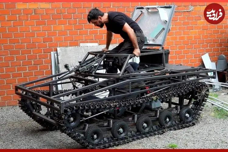 ببینید| مراحل دیدنی ساخت یک تانک کوچک با قطعات خودروهای قدیمی در بلژیک