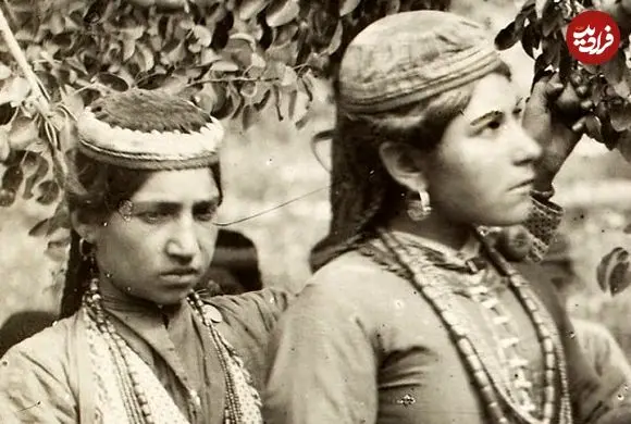 عکس| سفر زمان؛ دختران ارمنی در ارومیه در حال چیدن گلابی؛ دوران قاجار
