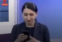 ( ویدیو) خبری که اشک خانم مجری را روی آنتن زنده درآورد