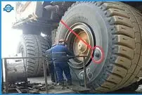 (ویدئو) آمریکایی ها چگونه لاستیک های غول پیکر پنچر شده را تعمیر می کنند؟
