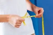 بستن شکم با پلاستیک حین ورزش باعث کاهش وزن می‌شود؟