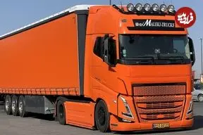 ببینید؛ لحظه هولناک ترکیدن لاستیک یک کامیون وسط اتوبان