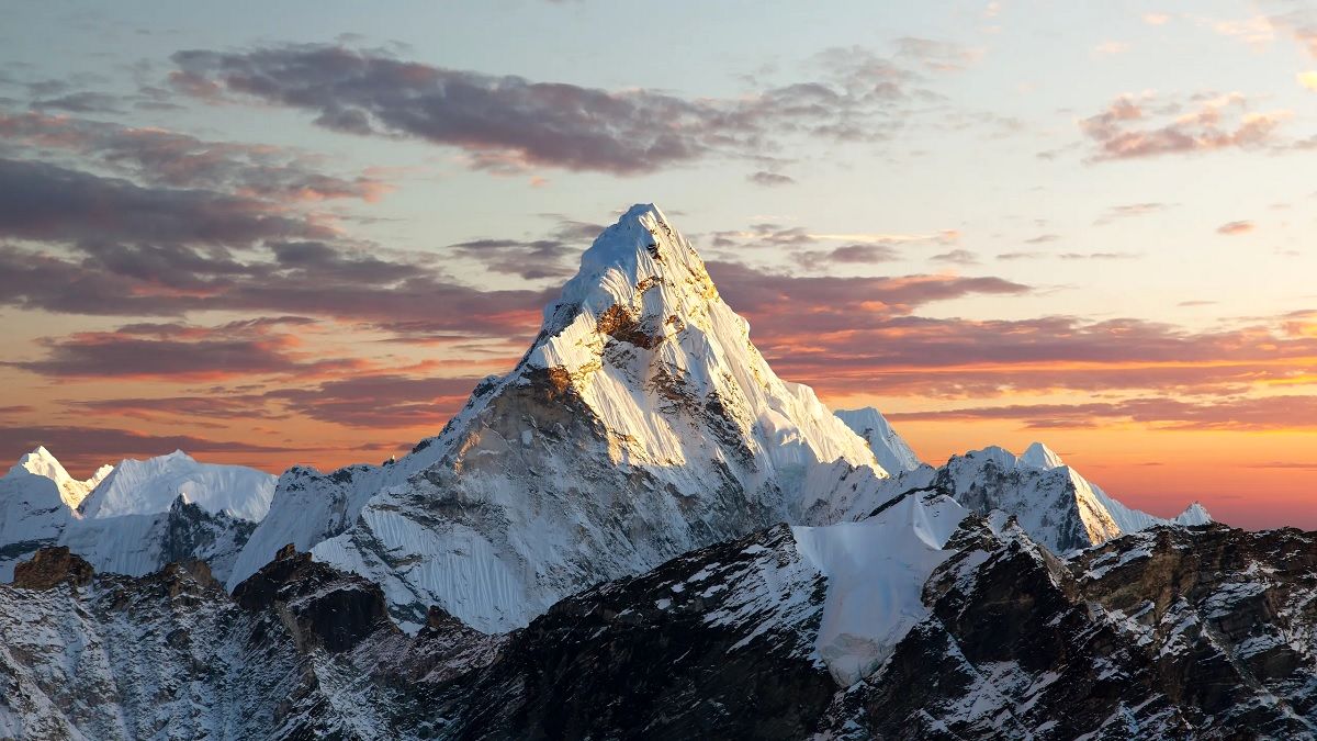 آیا اورست واقعا بلندترین قلۀ دنیاست؟