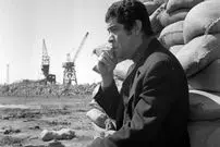 عکس| سفر در زمان؛ دیدار «بهروز وثوقی» با «ویگن» در آمریکا؛ دهه 70