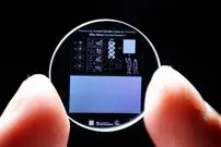 این شیشه عجیب، اطلاعات را تا ۱۳٫۸ میلیارد سال ذخیره می‌کند!