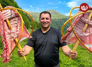 (ویدئو) پخت دنده کباب بره به روش آشپز مشهور روستایی آذربایجانی 