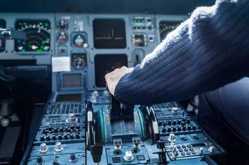 (عکس) این خلبان قصد داشت هواپیمایی با ۸۰ مسافر را سرنگون کند