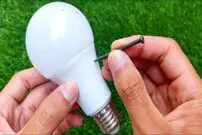 (ویدئو) چطور با یک عدد میخ، لامپ ال ای دی(LED) قدیمی را تعمیر کنیم؟