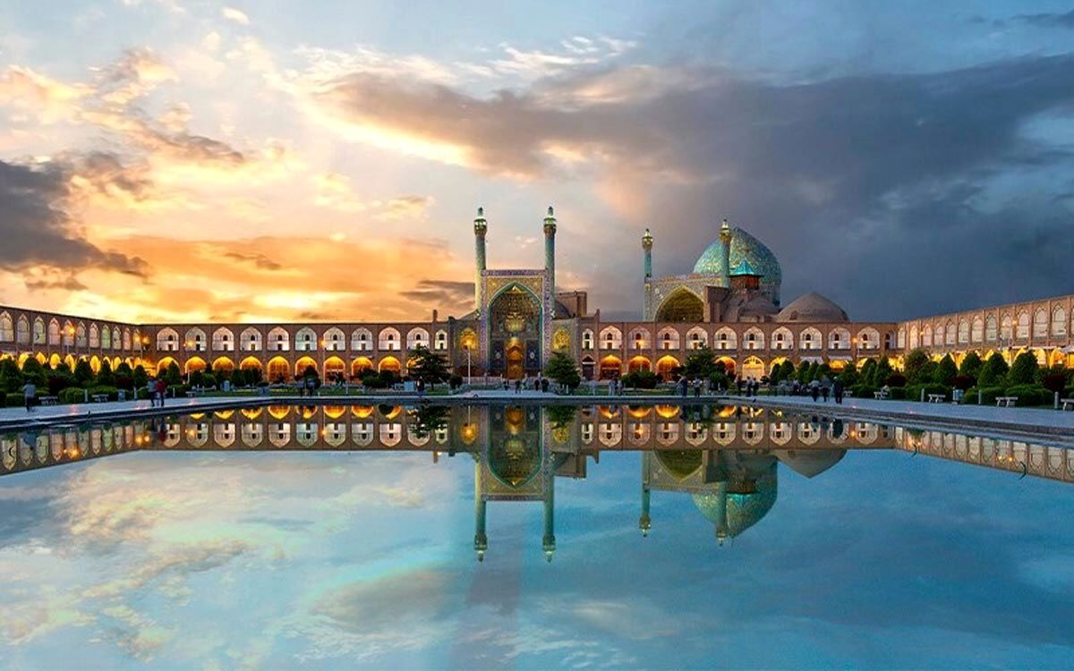 12 جای دیدنی و تفریحی اصفهان که حداقل یکبار باید به آنجا رفت