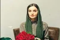 ژست هنری بازیگر سریال آوای باران