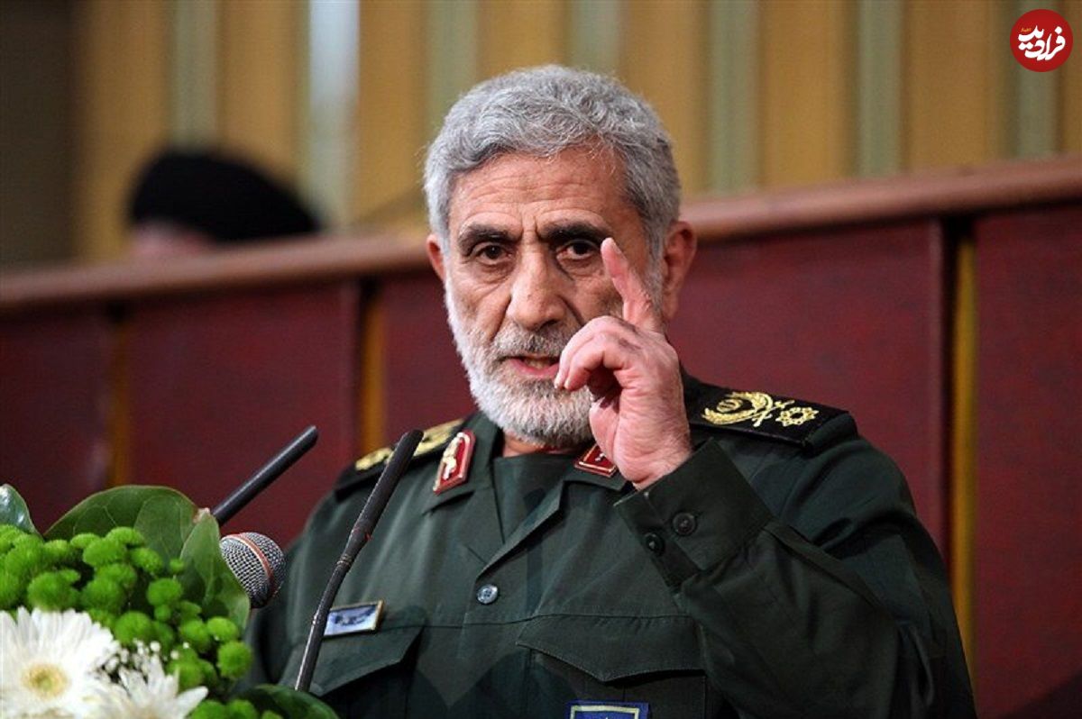 عکس؛ سفر در زمان؛ «سردار قاآنی» در حال پذیرایی از رزمنده ها؛ دهه 60