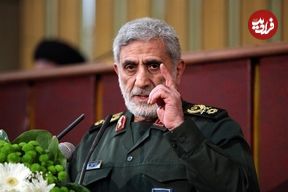 عکس؛ سفر در زمان؛ «سردار قاآنی» در حال پذیرایی از رزمنده ها؛ دهه 60