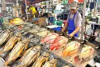 ببینید؛ غذای خیابانی در تایلند؛ ماهی تیلاپیای کبابی در بانکوک