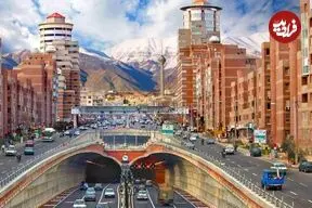 عکس| سفر زمن؛ عبور همزمان اسب، اتومبیل و واگن اسبی از یکی از خیابان‌های تهران