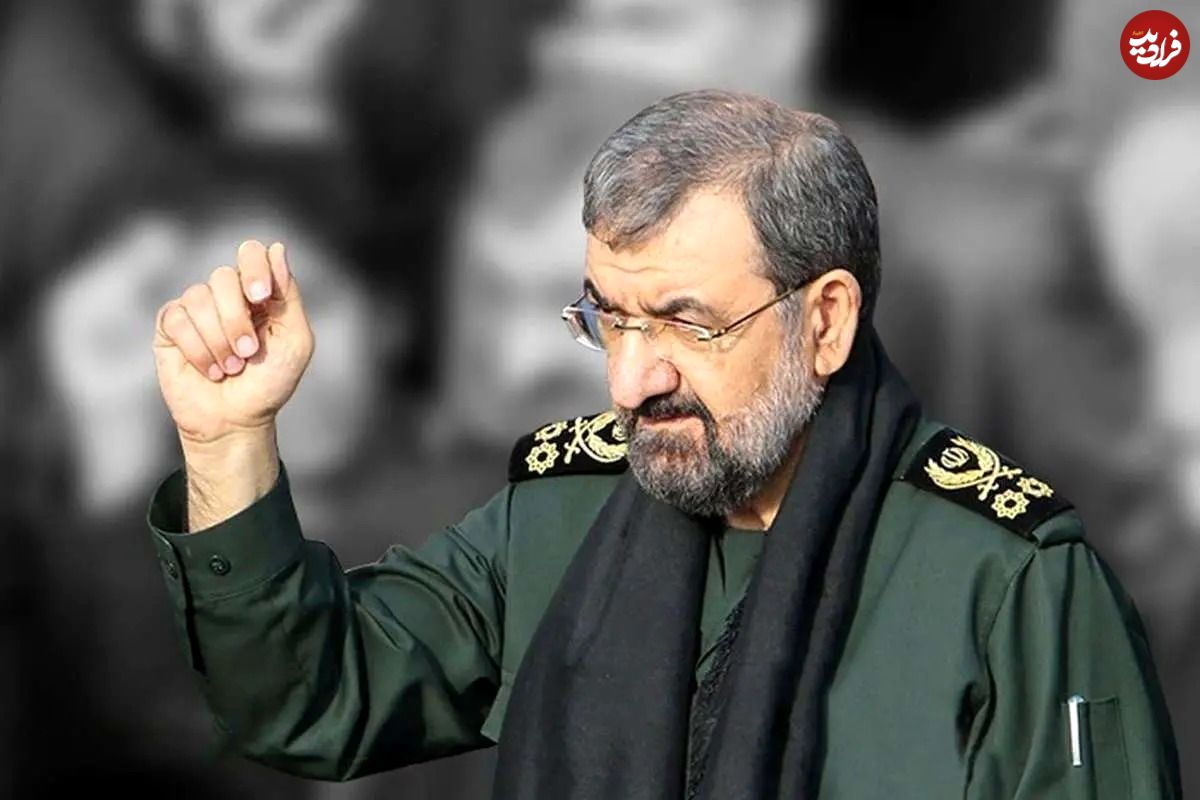 عکس؛ سفر در زمان؛ «آیتالله حائری شیرازی و محسن رضایی در مراسم اعزام رزمنده ها به جبهه؛ دهه 60
