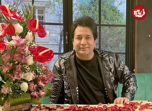 عکس| سفر در زمان؛ «امید جهان» بر سر مزار پدرش «محمود جهان»؛ سال 1397