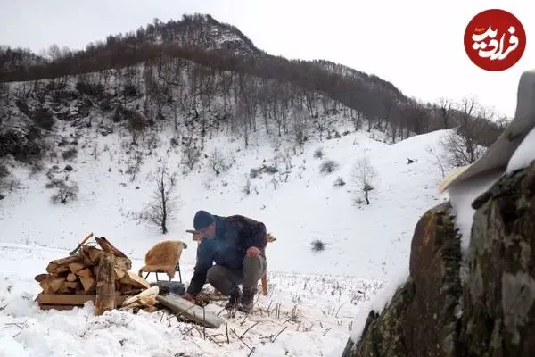 ببینید| غذای  روستایی در آذربایجان؛ پخت استیک روی سنگ داغ در کوهستانی برفی
