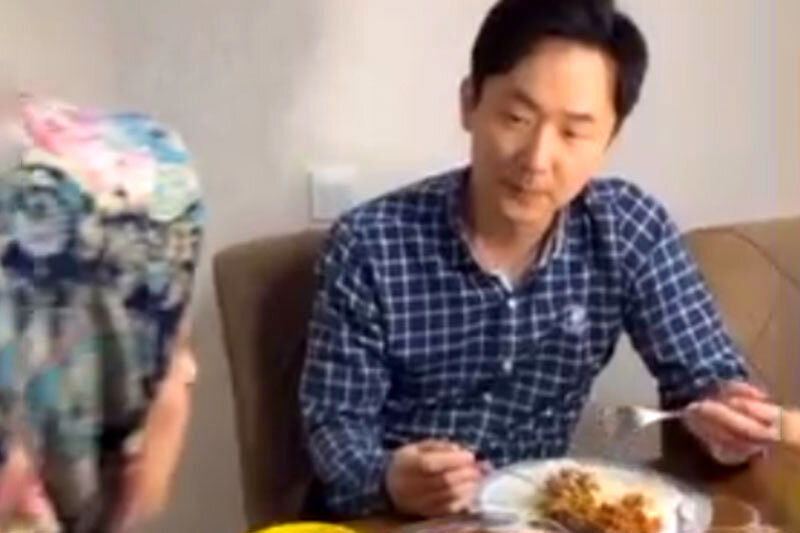 ( ویدیو) فارسی حرف زدن داماد کره‌ای با مادرزن ایرانی در خصوص قیمه بادمجان!
