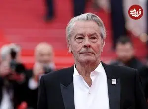 عکس| سفر در زمان؛ «آلن دلون» در ایام جوانی و در فرانسه؛ سال 1338