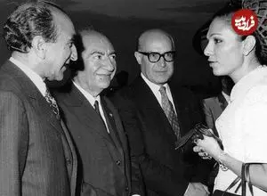 سفر در زمان؛ یادداشت‌های علم، شنبه ۲۶ خرداد ۱۳۵۲: شهبانو به وزیر خارجه چین گفت «گلدانی که نخست وزیر چین تقدیم کرده بود را اغلب جا‌ها بغل می‌گرفتم»؛ من هیچ خوشم نیامد