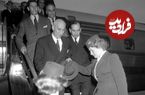 عکس؛ سفر در زمان؛ دیدار «اعضای جبهه ملی با دکتر مصدق» در خانه اش؛ دهه 30