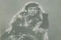 (تصاویر) قاب‌هایی از ایران قدیم؛ از لباس بالماسکه تا عکس یادگاری با چرخ خیاطی