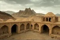 عکس| سفر در زمان؛ کاروان حمل بار چاروادار در کاروانسرایی در دوره قاجار