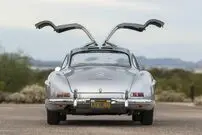 تصاویر| مرسدس بنز 300 SL؛ شاهکار بال پرنده ای که سریع ترین خودروی جهان شد