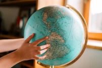 مرکز جغرافیایی قاره‌های زمین کجا است؟