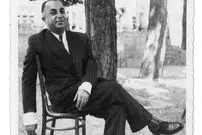 سفر در زمان؛ یادداشت‌های علم، یکشنبه ۹ اردیبهشت ۱۳۵۲: در مهمانی ولیعهد بحرین، نخست‌وزیر ما به صورت خیلی نامطلوبی مست شده بود