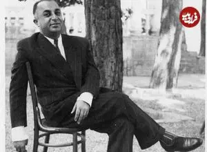 سفر در زمان؛ یادداشت‌های علم، یکشنبه ۹ اردیبهشت ۱۳۵۲: در مهمانی ولیعهد بحرین، نخست‌وزیر ما به صورت خیلی نامطلوبی مست شده بود